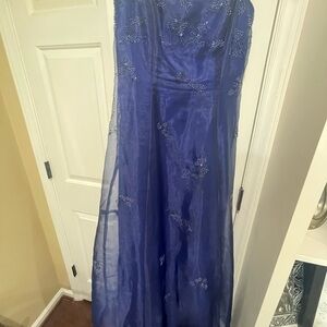 Elegant Blue Strapless Prom Gown